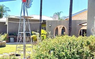 6 Bedroom House For Sale in Otjiwarongo