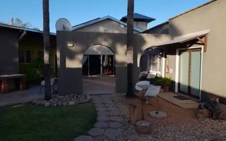6 Bedroom House For Sale in Otjiwarongo