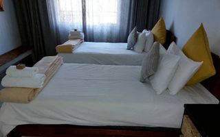 6 Bedroom House For Sale in Otjiwarongo