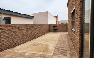3 Bedroom House For Sale in Henties Bay Central