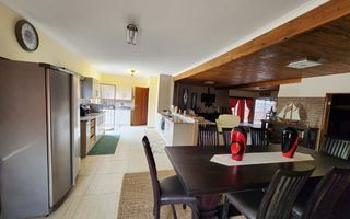 3 Bedroom House For Sale in Henties Bay Central