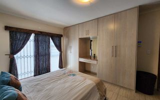 3 Bedroom House For Sale in Henties Bay Central