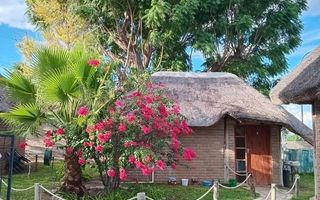 10 Bedroom Office / Retail / Mixed Use For Sale in Grootfont...