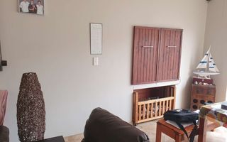 3 Bedroom House For Sale in Henties Bay Central