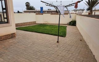 3 Bedroom House For Sale in Henties Bay Central