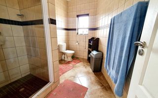 3 Bedroom House For Sale in Henties Bay Central