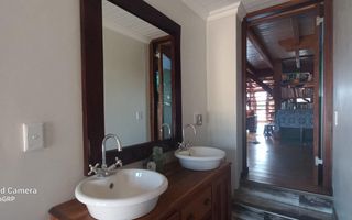 5 Bedroom Small Holding / Plot For Sale in Windhoek South, W...
