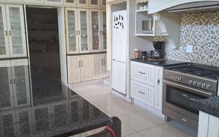 5 Bedroom House For Sale in Suiderhof, Windhoek