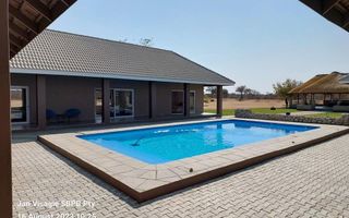 6 Bedroom Small Holding / Plot For Sale in Omaruru