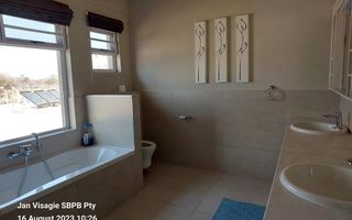 6 Bedroom Small Holding / Plot For Sale in Omaruru