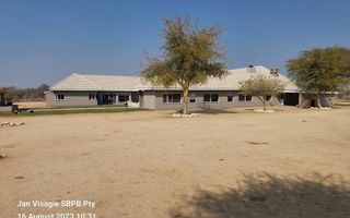 6 Bedroom Small Holding / Plot For Sale in Omaruru