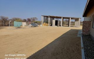 6 Bedroom Small Holding / Plot For Sale in Omaruru