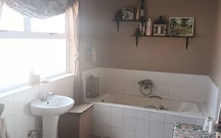 5 Bedroom House For Sale in Brakwater, Windhoek