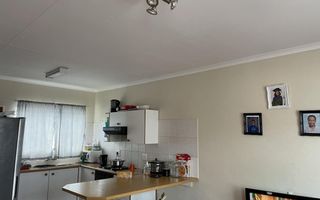 2 Bedroom House For Sale in PIONIERS PARK EXT 1
