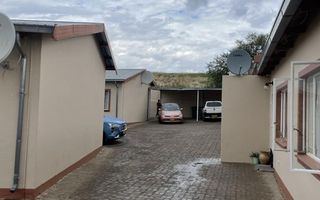 2 Bedroom House For Sale in PIONIERS PARK EXT 1