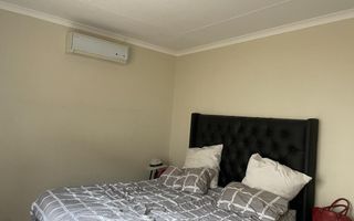 2 Bedroom House For Sale in PIONIERS PARK EXT 1