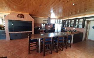 6 Bedroom House For Sale in Henties Bay Central, Henties Bay