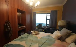 6 Bedroom House For Sale in Henties Bay Central, Henties Bay