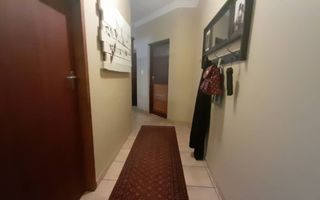 6 Bedroom House For Sale in Henties Bay Central, Henties Bay