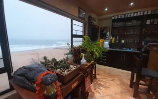 6 Bedroom House For Sale in Henties Bay Central, Henties Bay