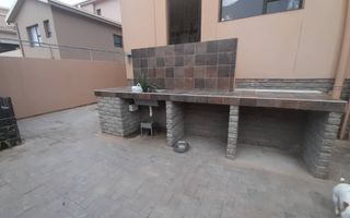 6 Bedroom House For Sale in Henties Bay Central, Henties Bay