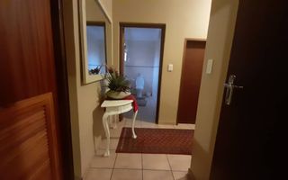 6 Bedroom House For Sale in Henties Bay Central, Henties Bay