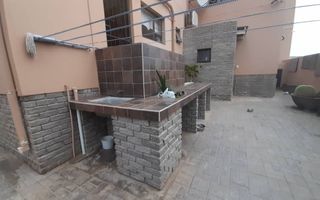 6 Bedroom House For Sale in Henties Bay Central, Henties Bay