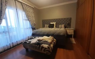 6 Bedroom House For Sale in Henties Bay Central, Henties Bay