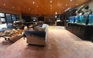 6 Bedroom House For Sale in Henties Bay Central, Henties Bay