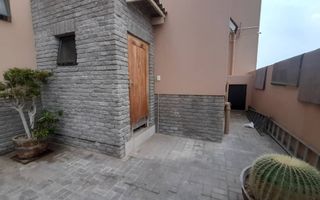 6 Bedroom House For Sale in Henties Bay Central, Henties Bay