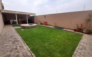 6 Bedroom House For Sale in Henties Bay Central, Henties Bay
