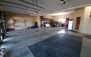 6 Bedroom House For Sale in Henties Bay Central, Henties Bay