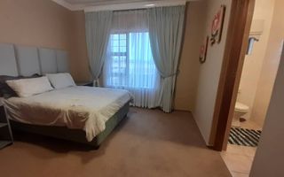 6 Bedroom House For Sale in Henties Bay Central, Henties Bay