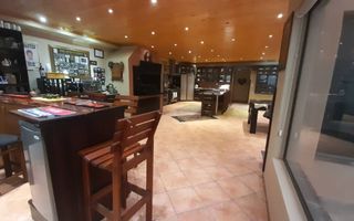 6 Bedroom House For Sale in Henties Bay Central, Henties Bay