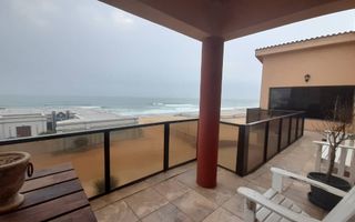 6 Bedroom House For Sale in Henties Bay Central, Henties Bay