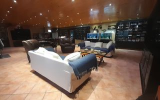 6 Bedroom House For Sale in Henties Bay Central, Henties Bay