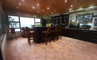 6 Bedroom House For Sale in Henties Bay Central, Henties Bay