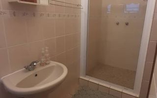 6 Bedroom House For Sale in Henties Bay Central, Henties Bay