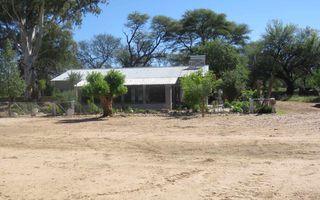 8 Bedroom Farm For Sale in Okahandja