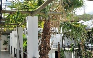 14 Bedroom House For Sale in Eros