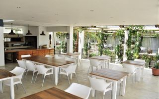 14 Bedroom House For Sale in Eros