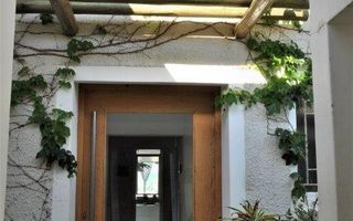 14 Bedroom House For Sale in Eros