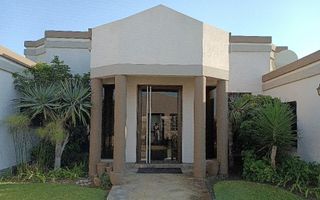 5 Bedroom House For Sale in Walvis Bay Central