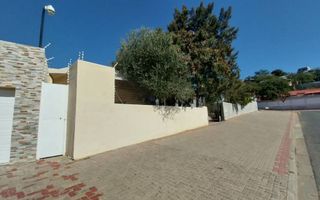 11 Bedroom House For Sale in Eros, Windhoek