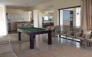 4 Bedroom House For Sale in Long Beach