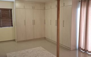 4 Bedroom House For Sale in Long Beach