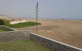 4 Bedroom House For Sale in Long Beach