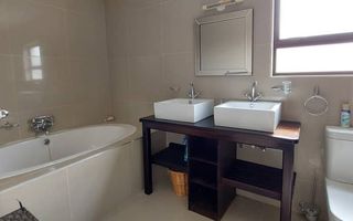 4 Bedroom House For Sale in Long Beach