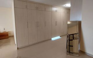 4 Bedroom House For Sale in Long Beach