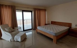 4 Bedroom House For Sale in Long Beach